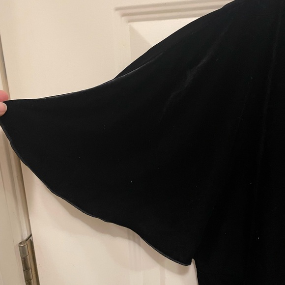 Le Chateau velour shrug - Picture 2 of 5